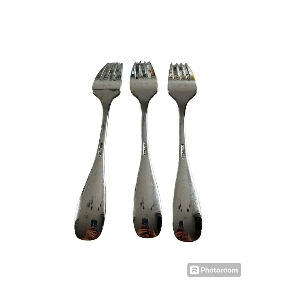 Set of 3 Oneida Stainless Steel Voss 8